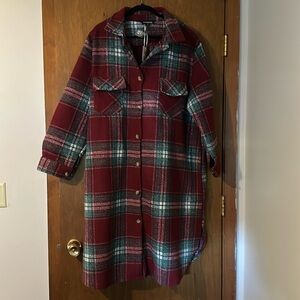 Davi & Dani plus size burgundy plaid button down long sleeve coat with pockets.